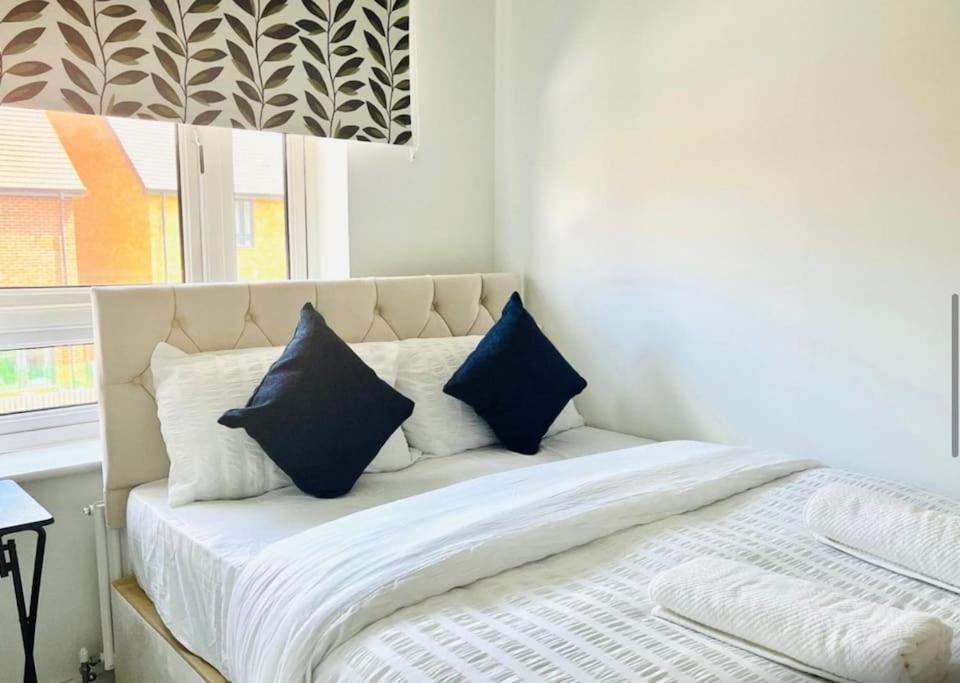 Ashford Retreat - Luxury Home With Double Parking Eksteriør bilde