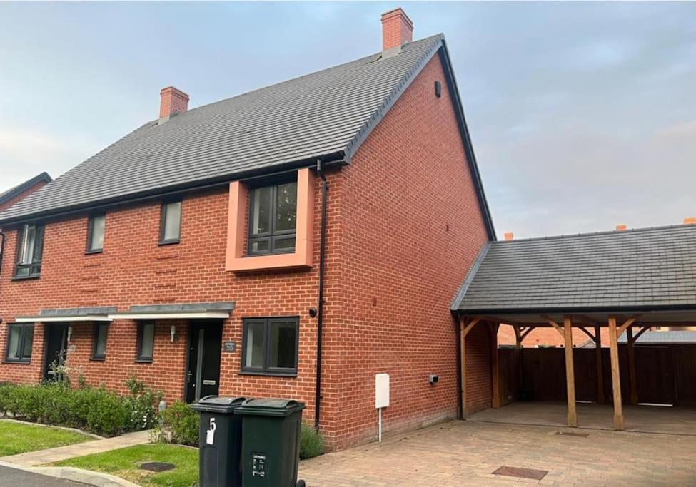 Ashford Retreat - Luxury Home With Double Parking Eksteriør bilde